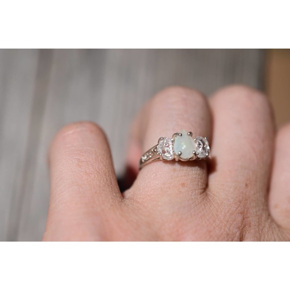 Raw Crystal Ring, Raw Stone Ring, Rings for Women, Stacking Ring, Raw Ge… - Picture 3 of 4